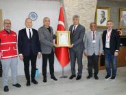 İl Milli Eğitim Müdürlüğü’ne Türk Kızılayı’ndan Altın Madalya