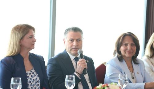 CHP’li Reşat Karagöz İzmir’de  Kadın Girişimcilerle Buluştu